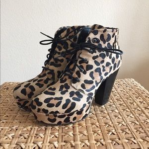 Steve Madden Chunky cheetah heels